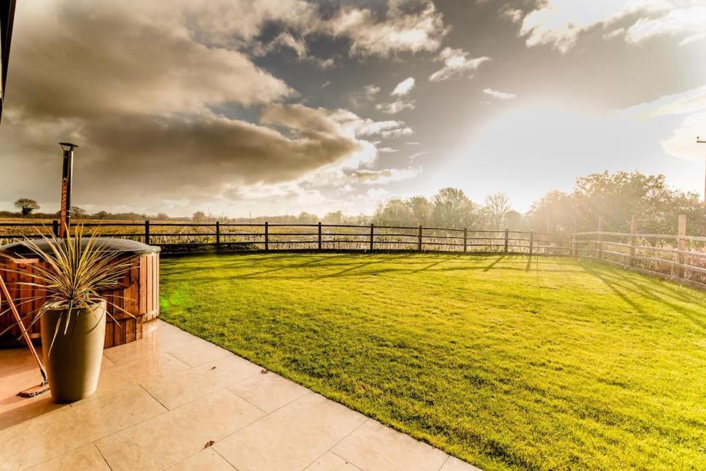 Beautiful Barn Conversion Close To The Broads Dilham Exterior photo