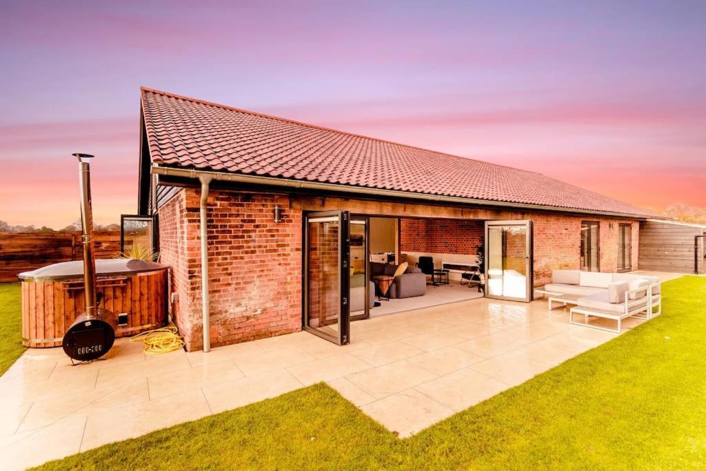 Beautiful Barn Conversion Close To The Broads Dilham Exterior photo