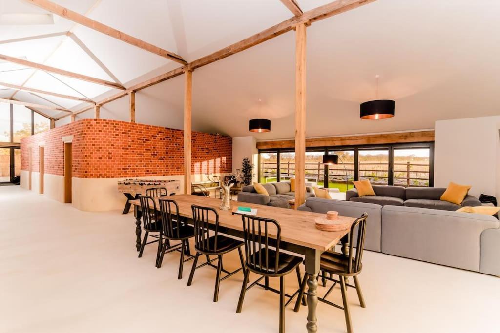 Beautiful Barn Conversion Close To The Broads Dilham Exterior photo